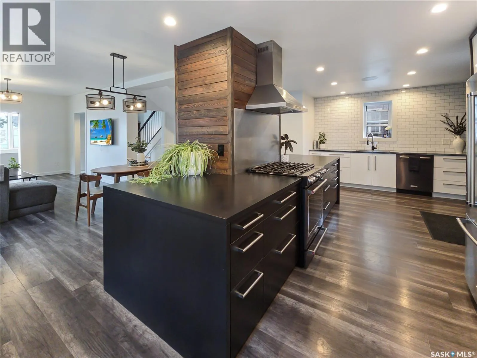 227 H AVENUE S
