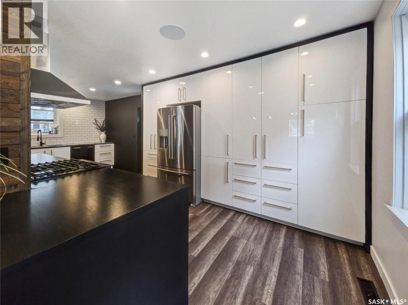 227 H AVENUE S