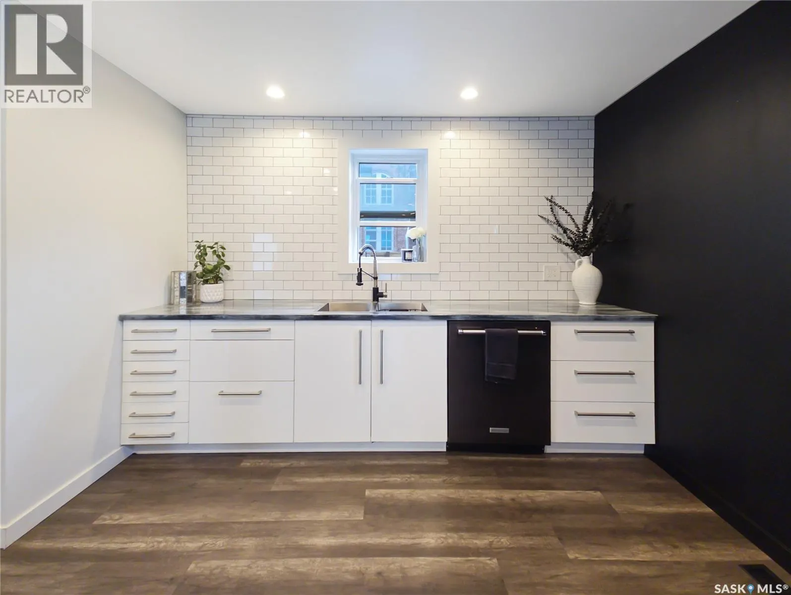 227 H AVENUE S