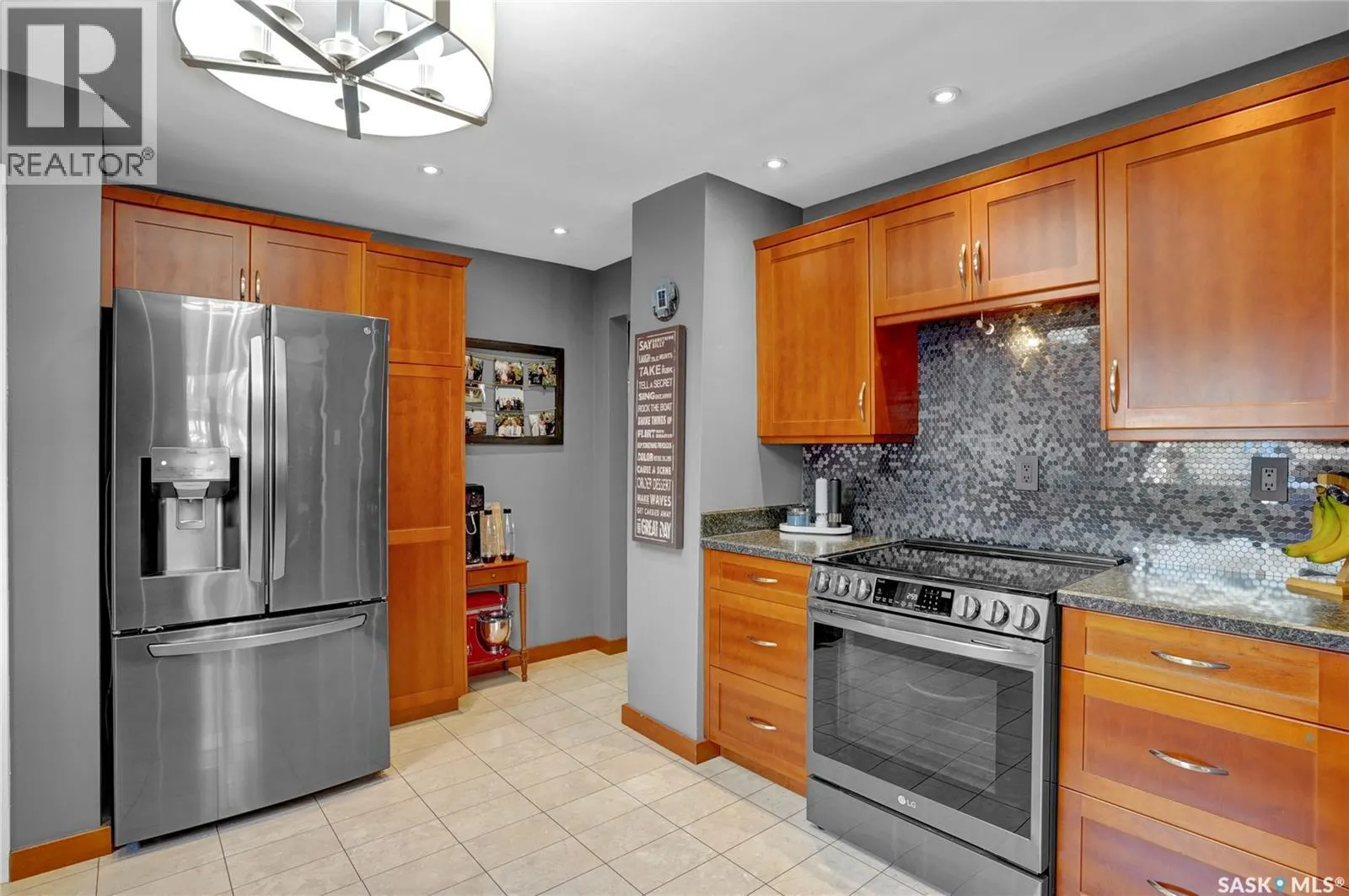 845 Alder AVENUE