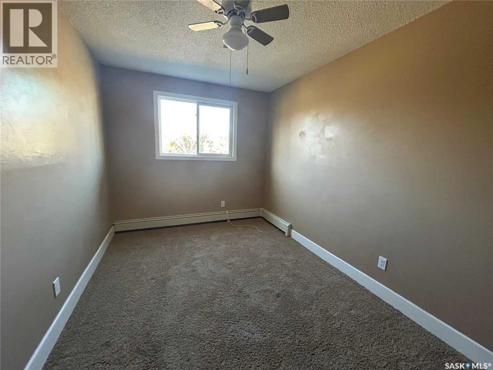 205 929 Northumberland AVENUE