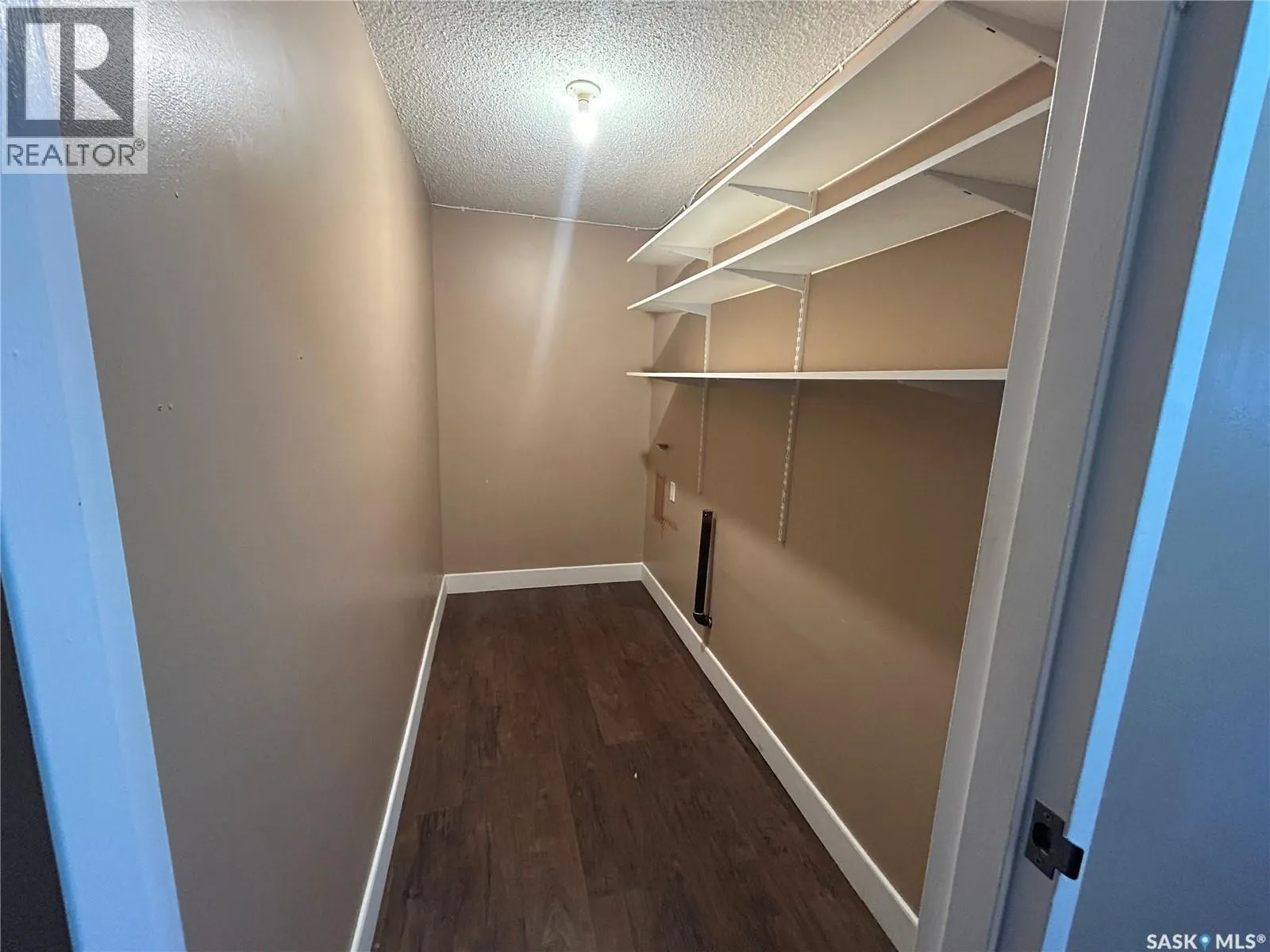 205 929 Northumberland AVENUE