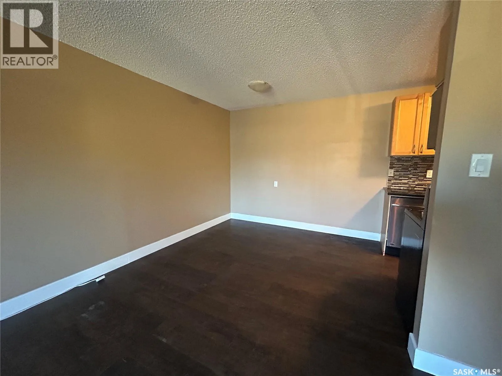 205 929 Northumberland AVENUE
