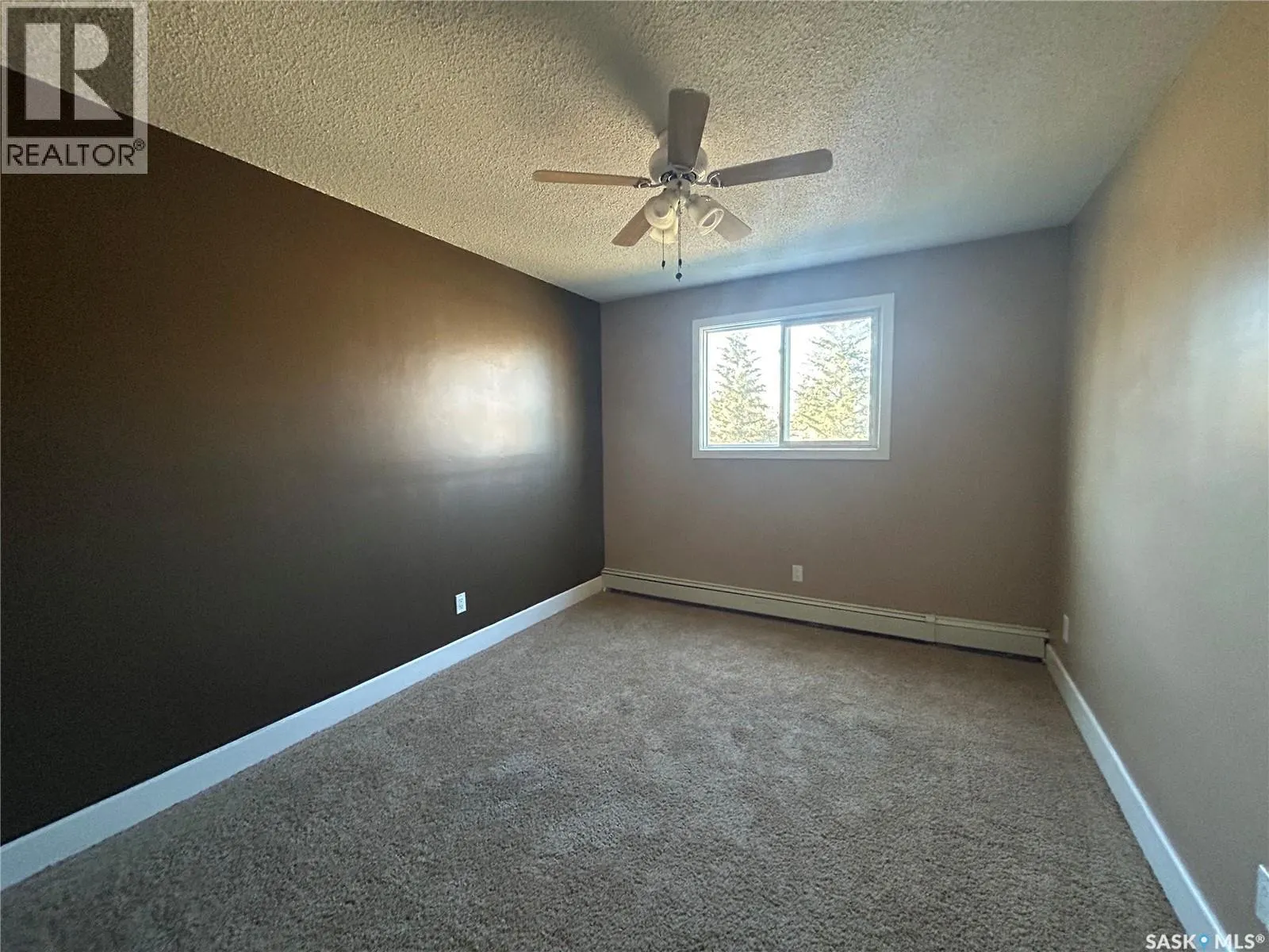 205 929 Northumberland AVENUE