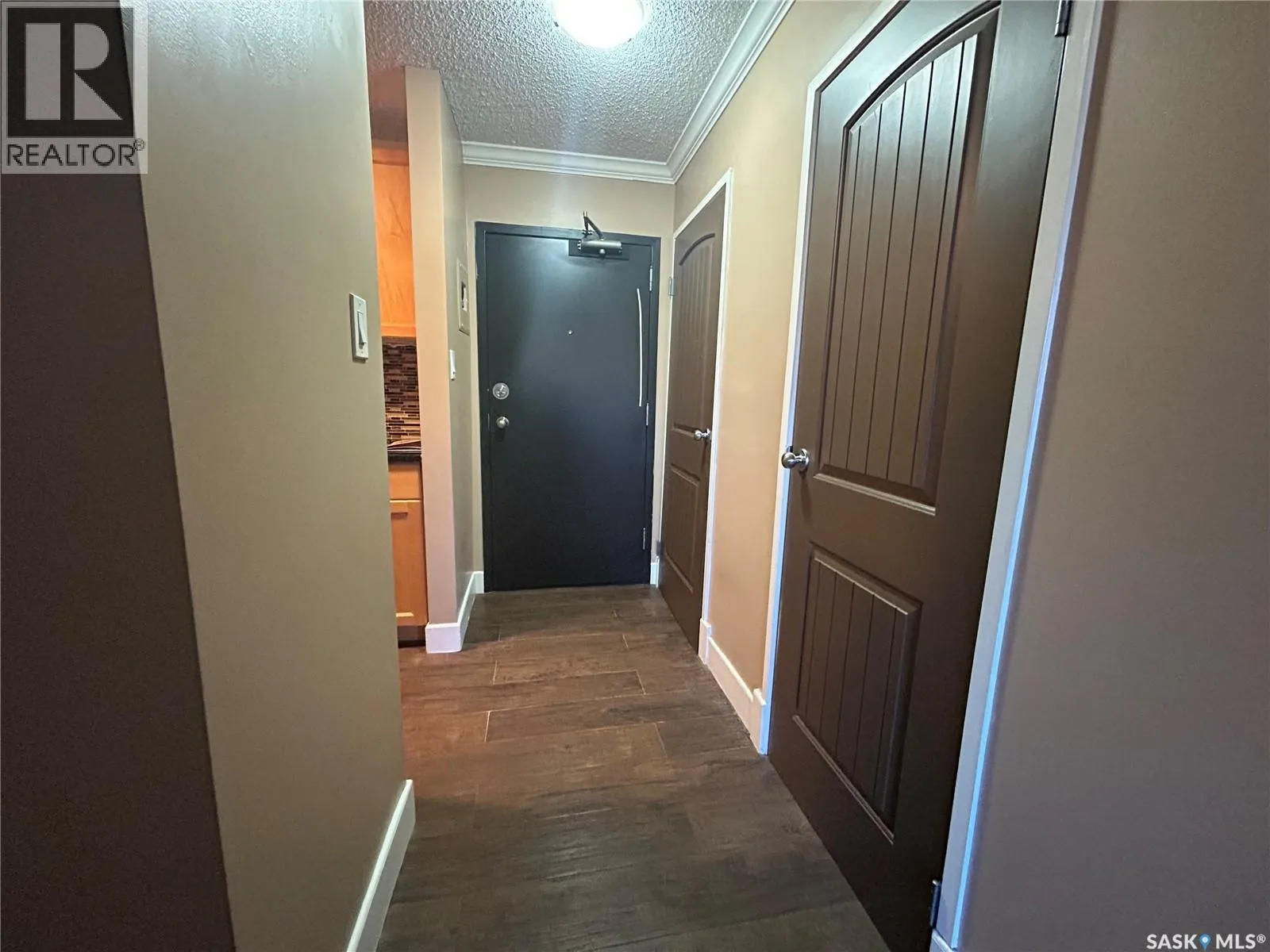 205 929 Northumberland AVENUE