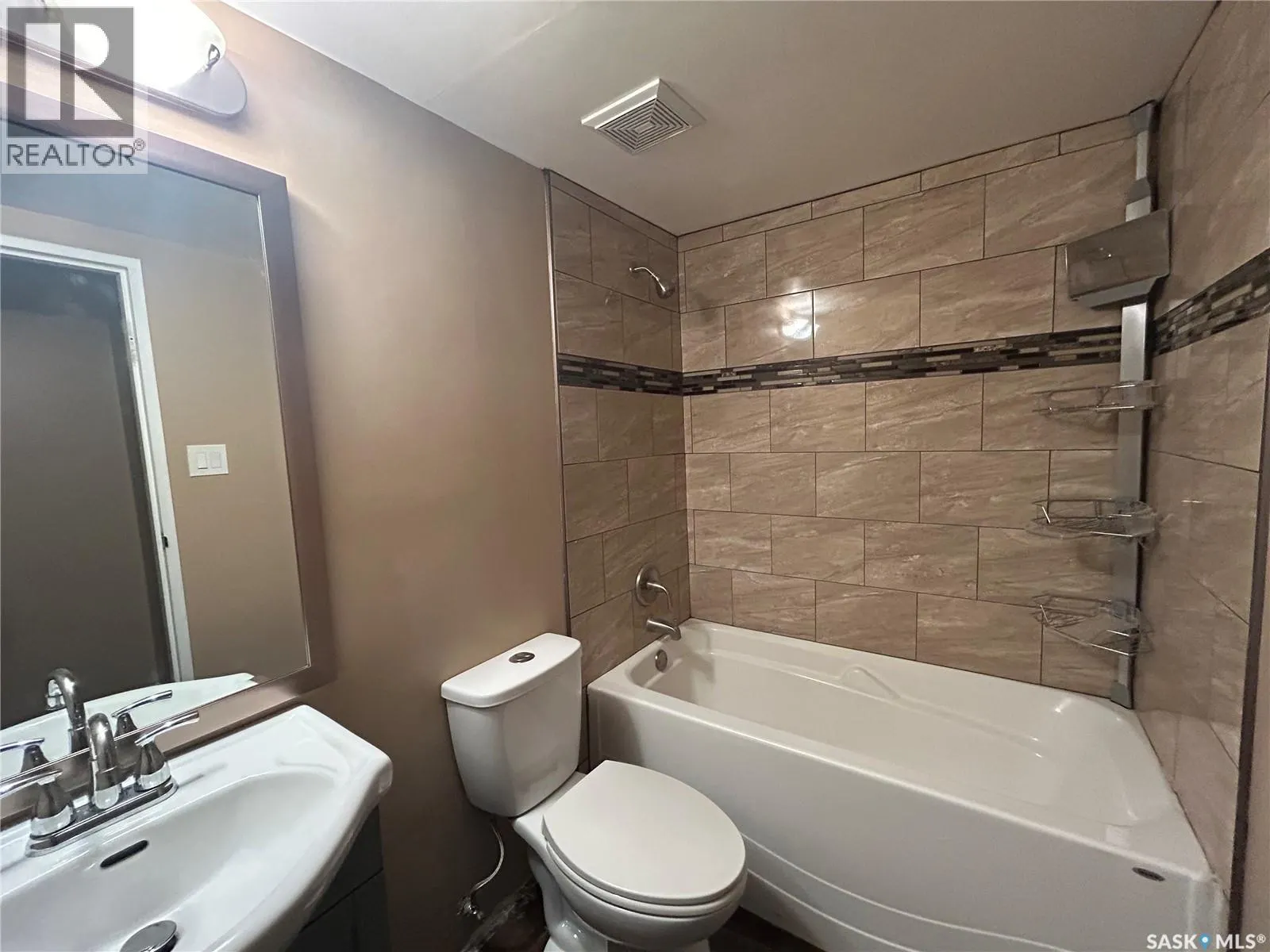 205 929 Northumberland AVENUE