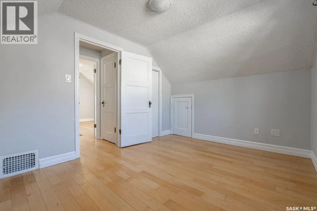 1129 Oxford STREET