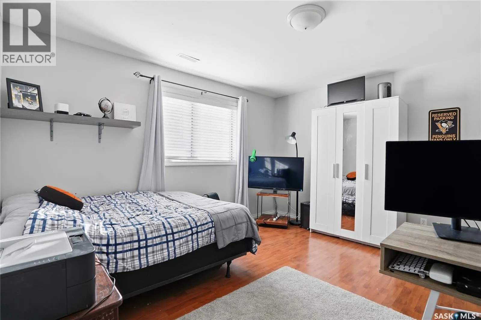 3 Gibson COURT S