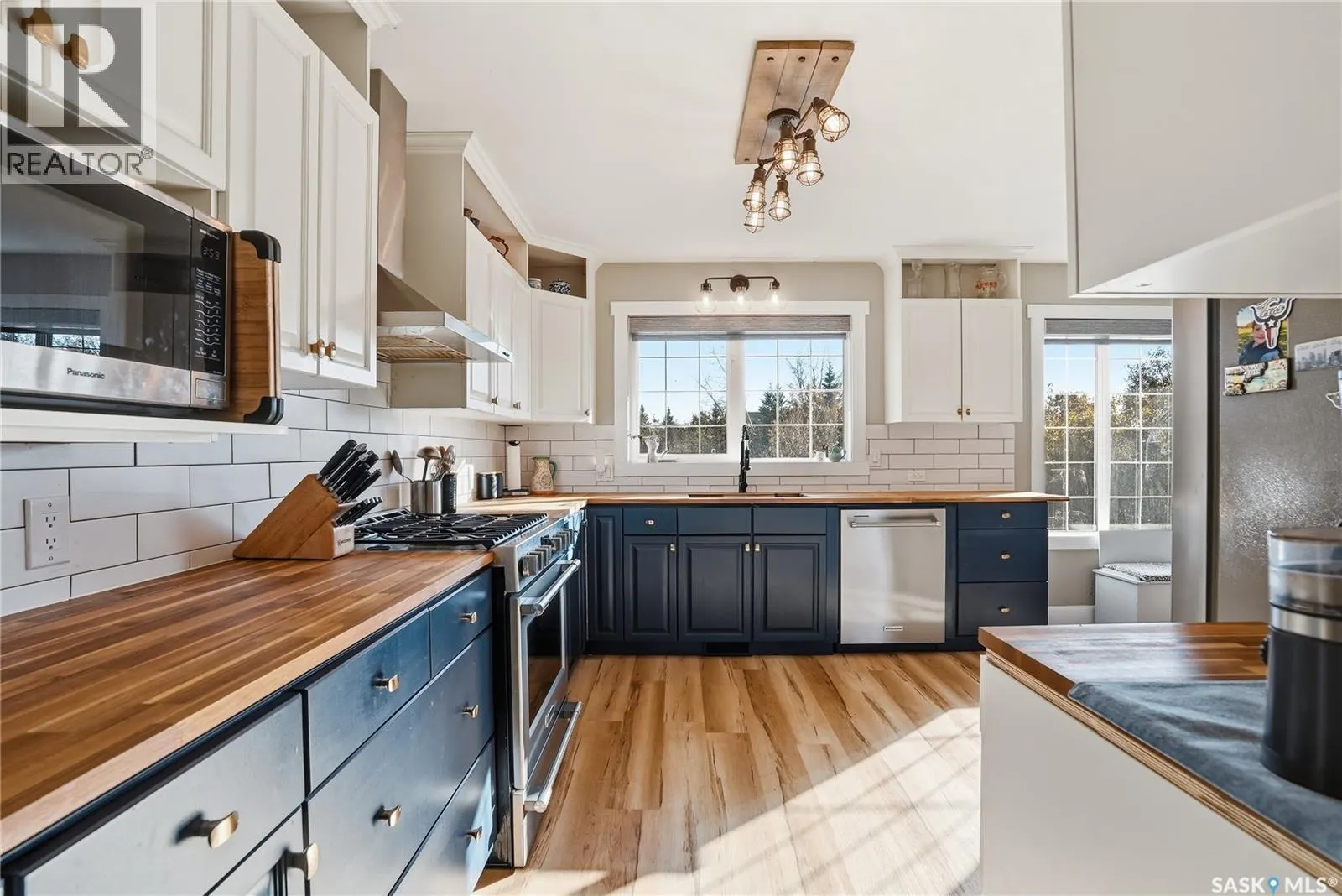 3 Gibson COURT S