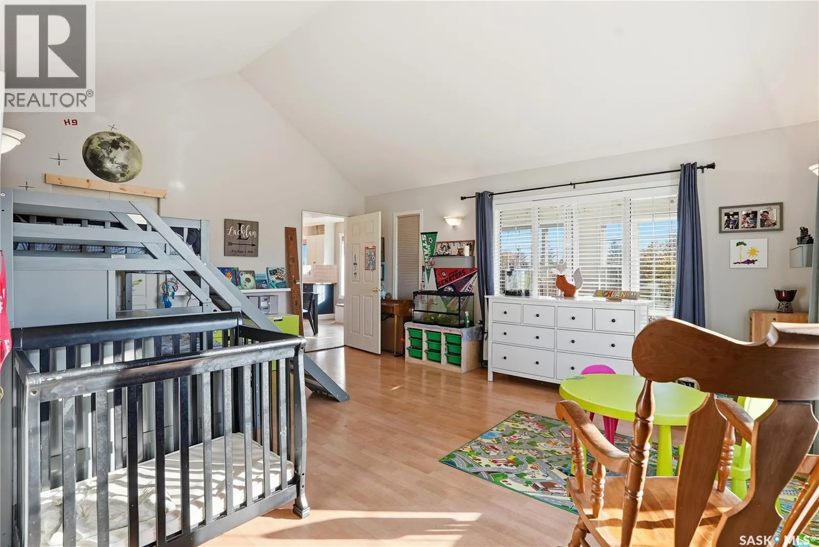 3 Gibson COURT S