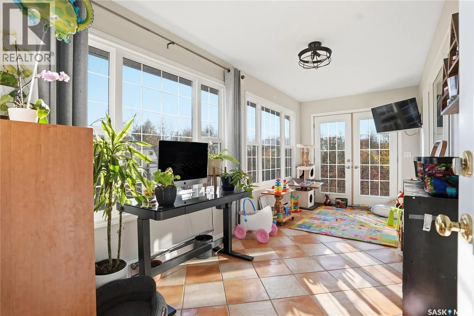 3 Gibson COURT S
