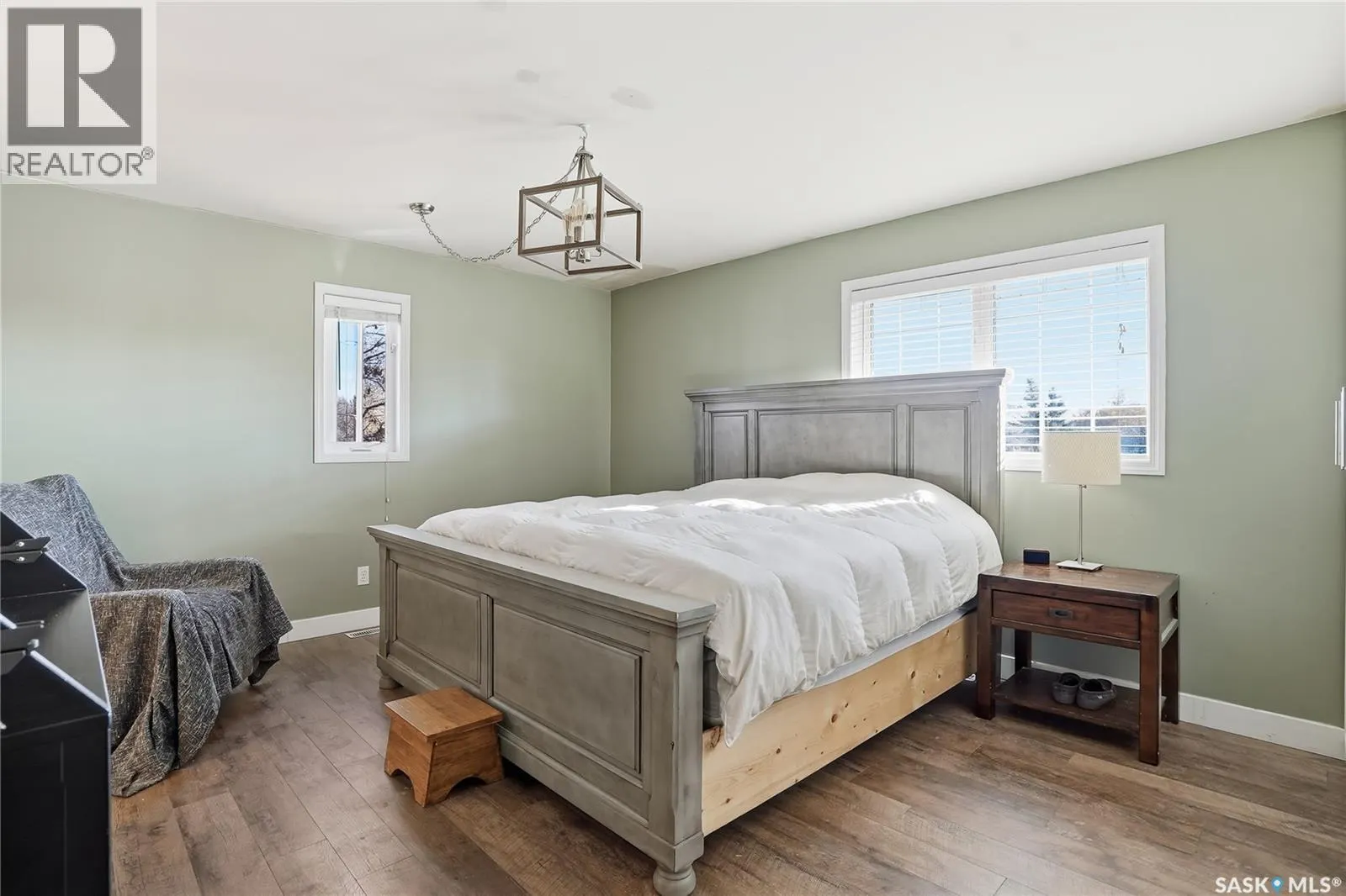 3 Gibson COURT S