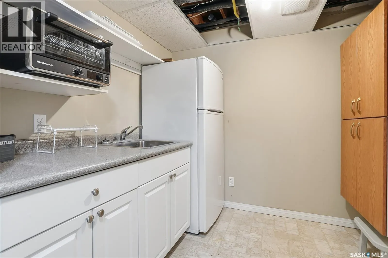 3 Gibson COURT S