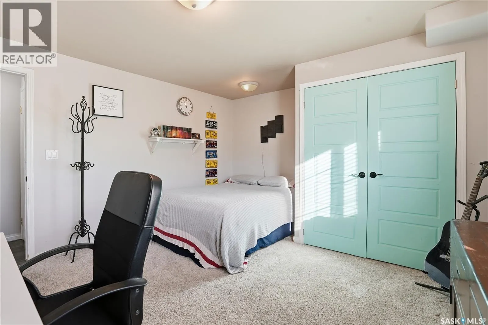 3 Gibson COURT S