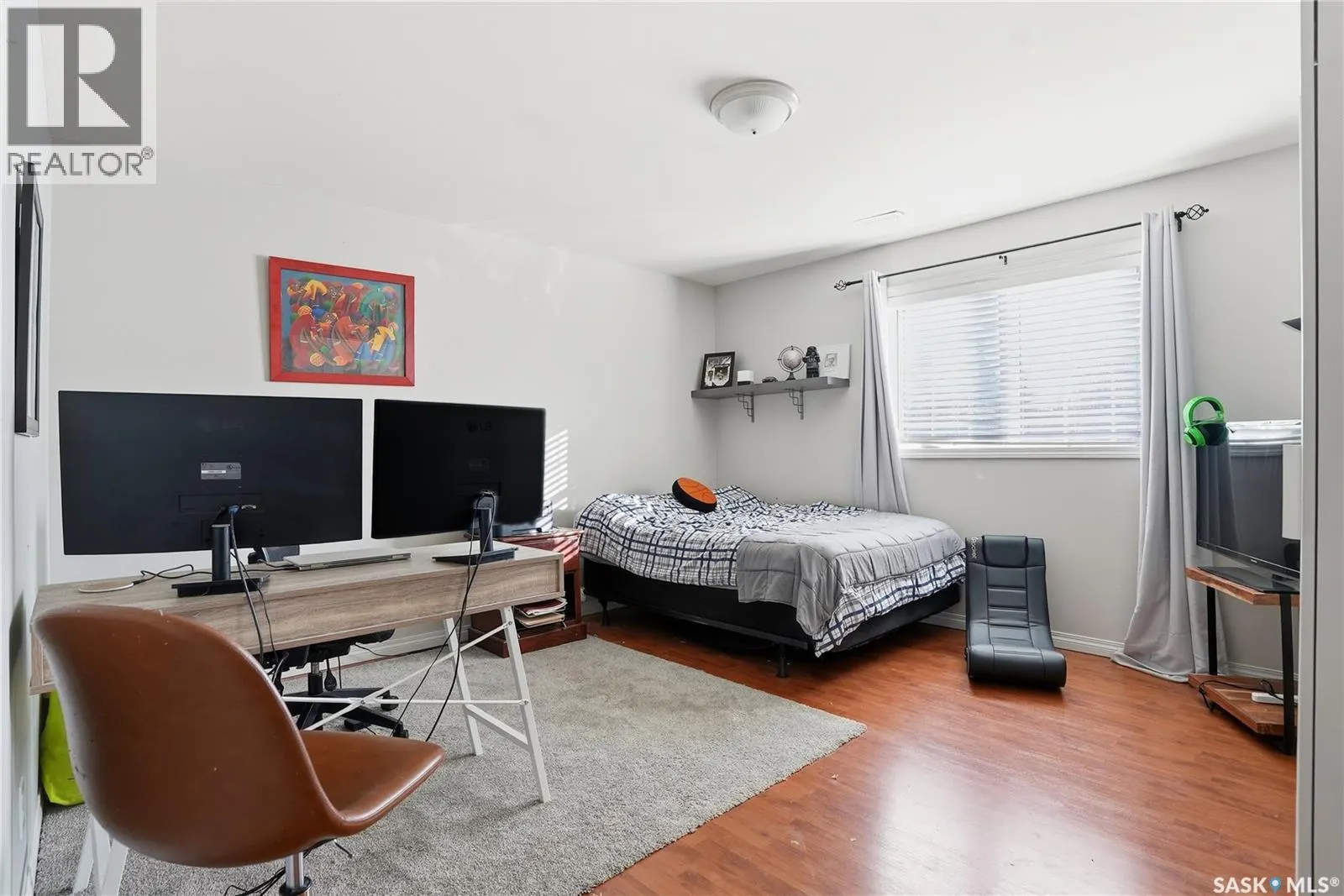 3 Gibson COURT S