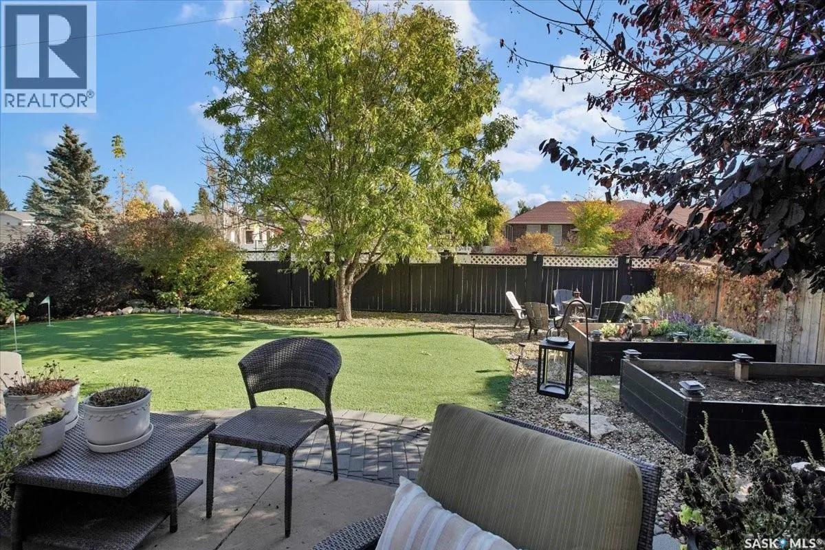 835 Swan CRESCENT