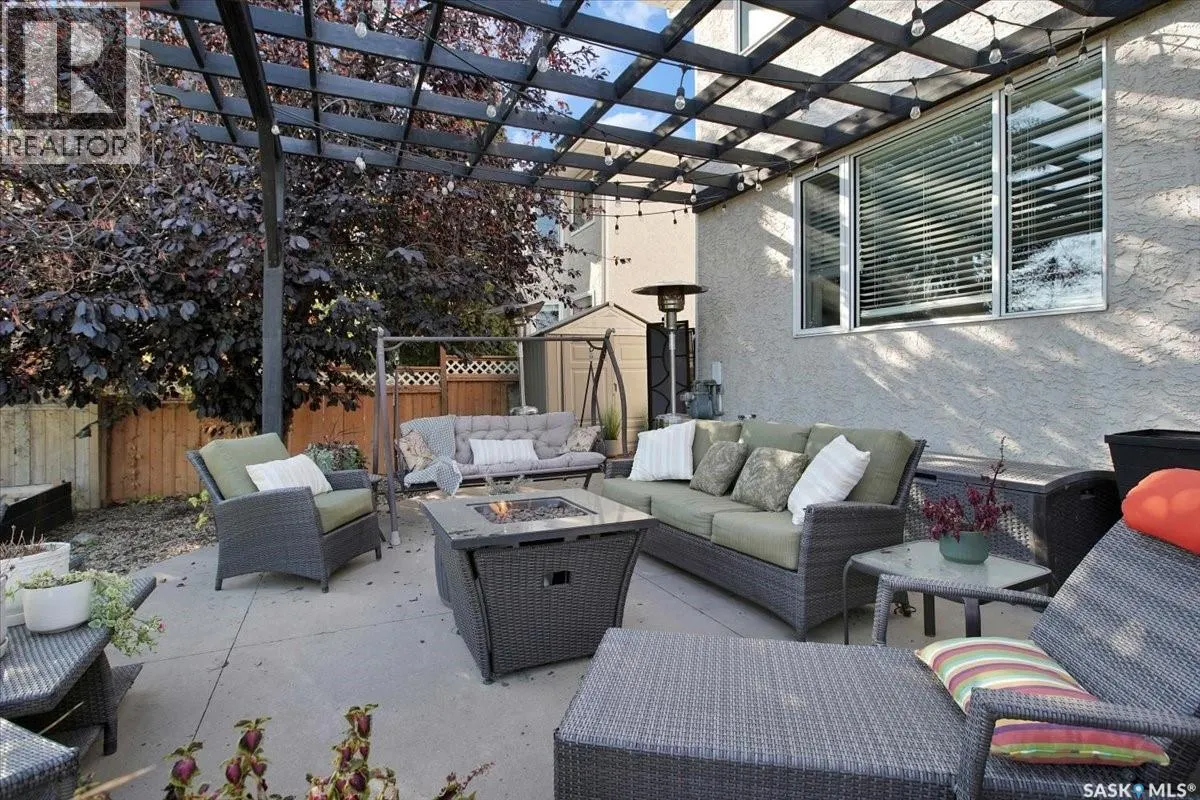 835 Swan CRESCENT