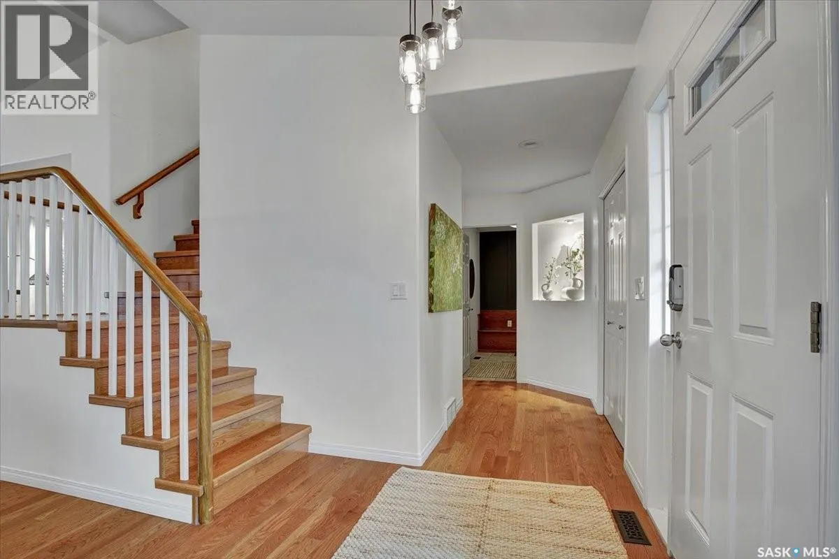 835 Swan CRESCENT