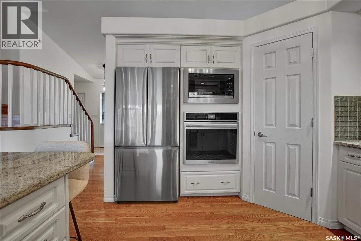 835 Swan CRESCENT