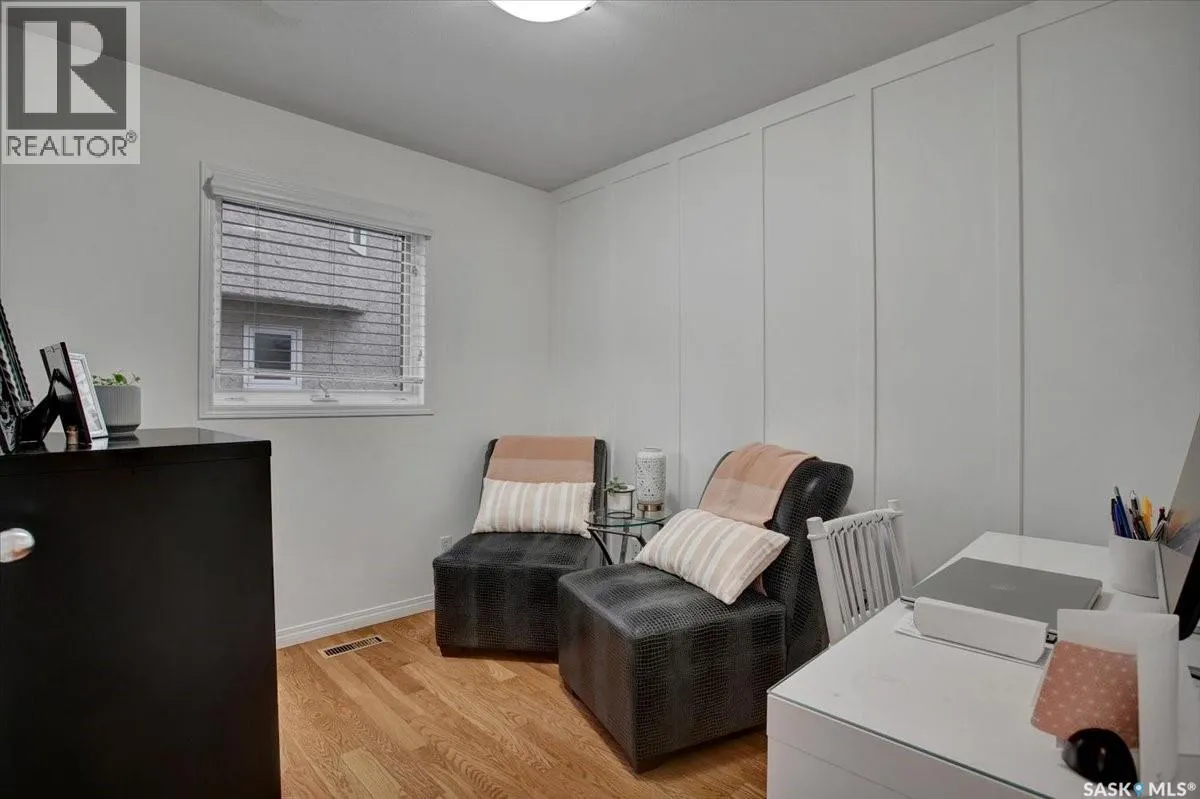 835 Swan CRESCENT