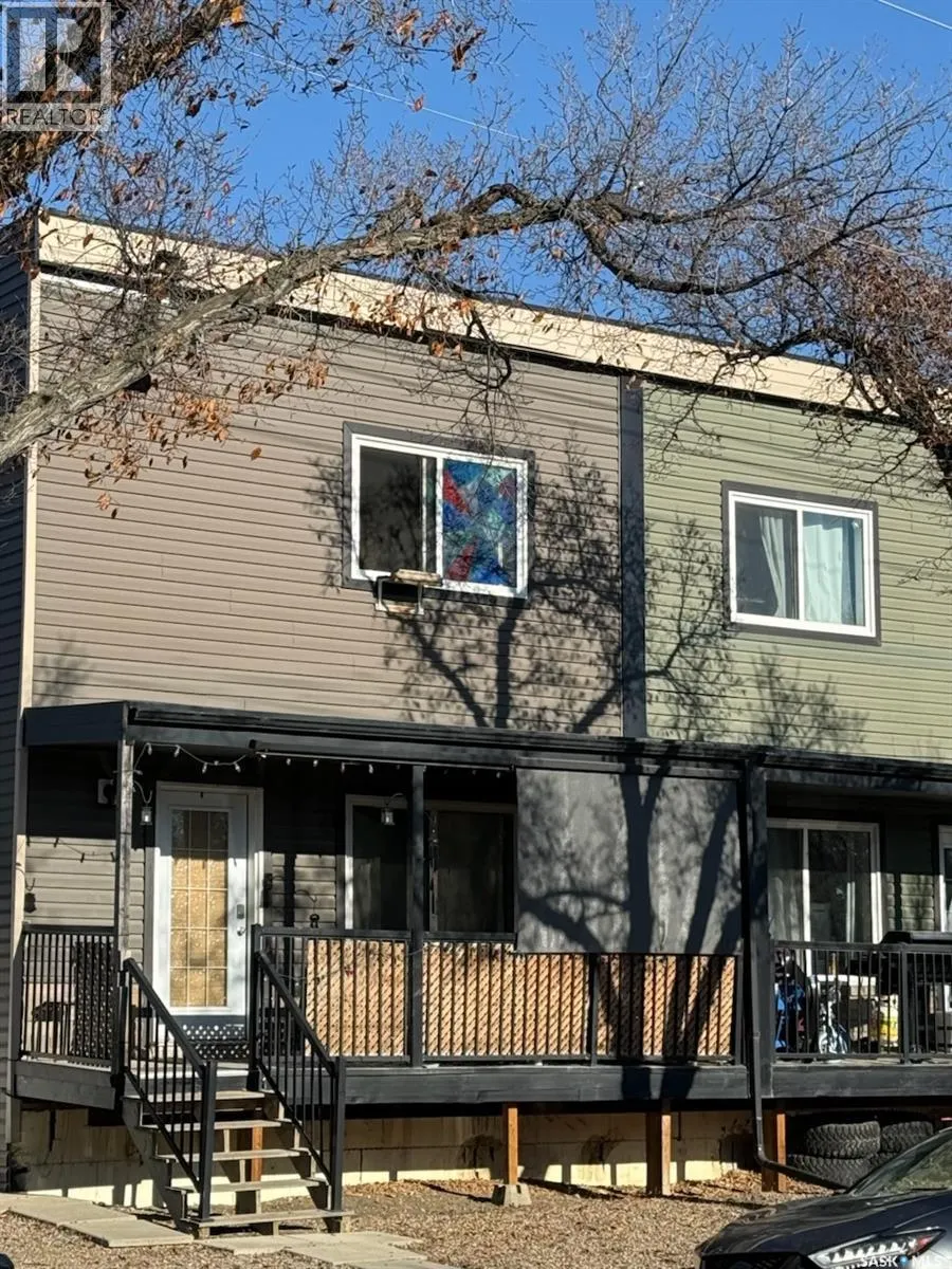 118 5th AVENUE W