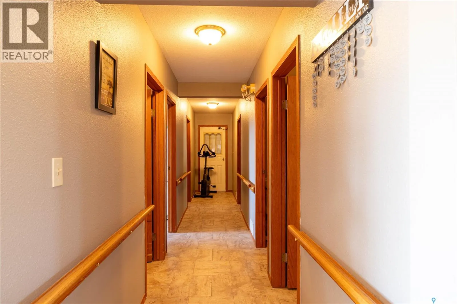 304 1st STREET W
