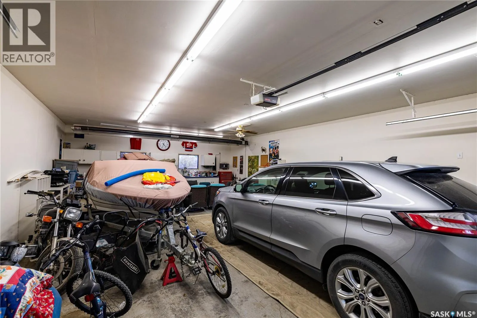 304 1st STREET W