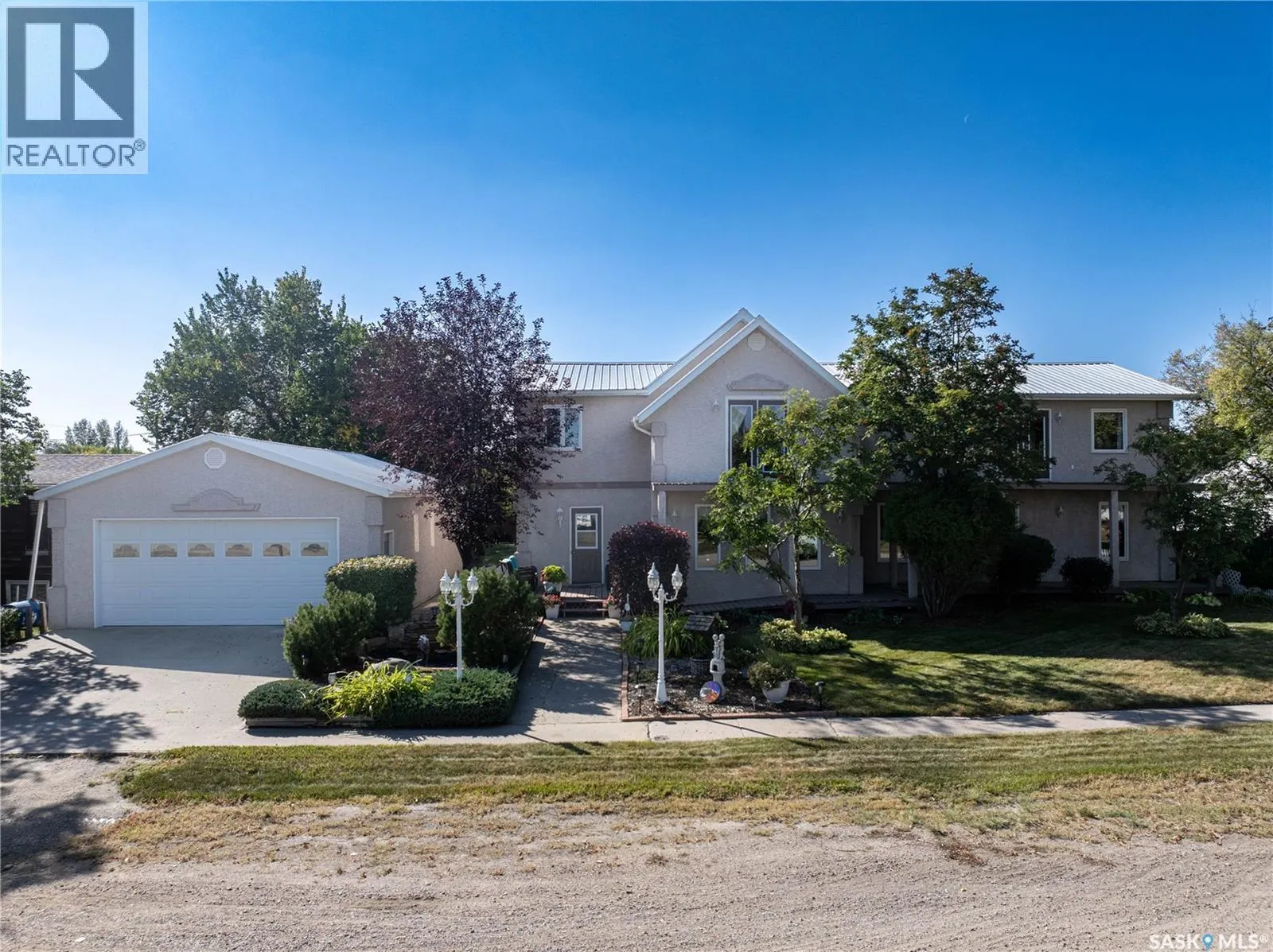 304 1st STREET W