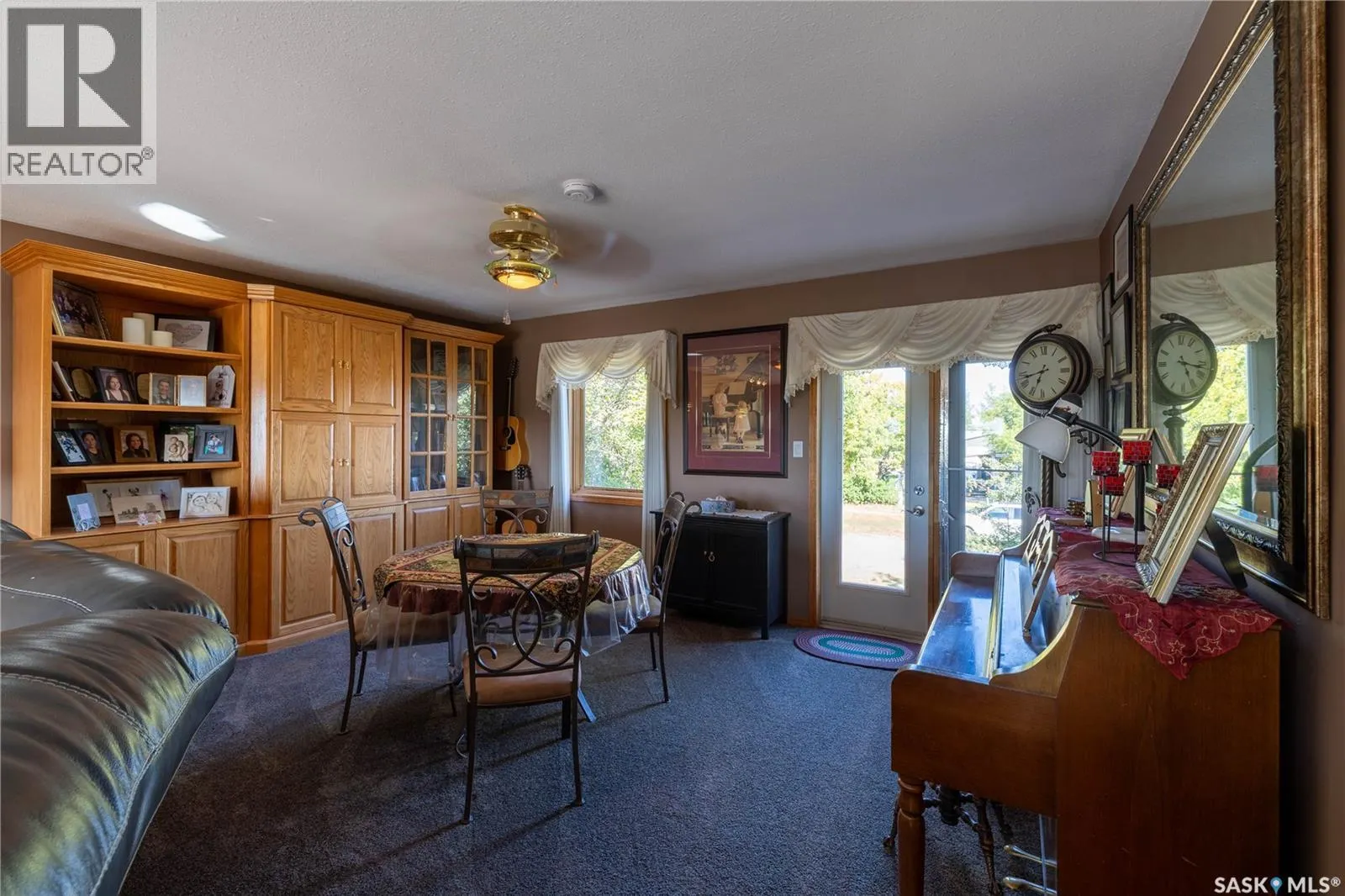 304 1st STREET W