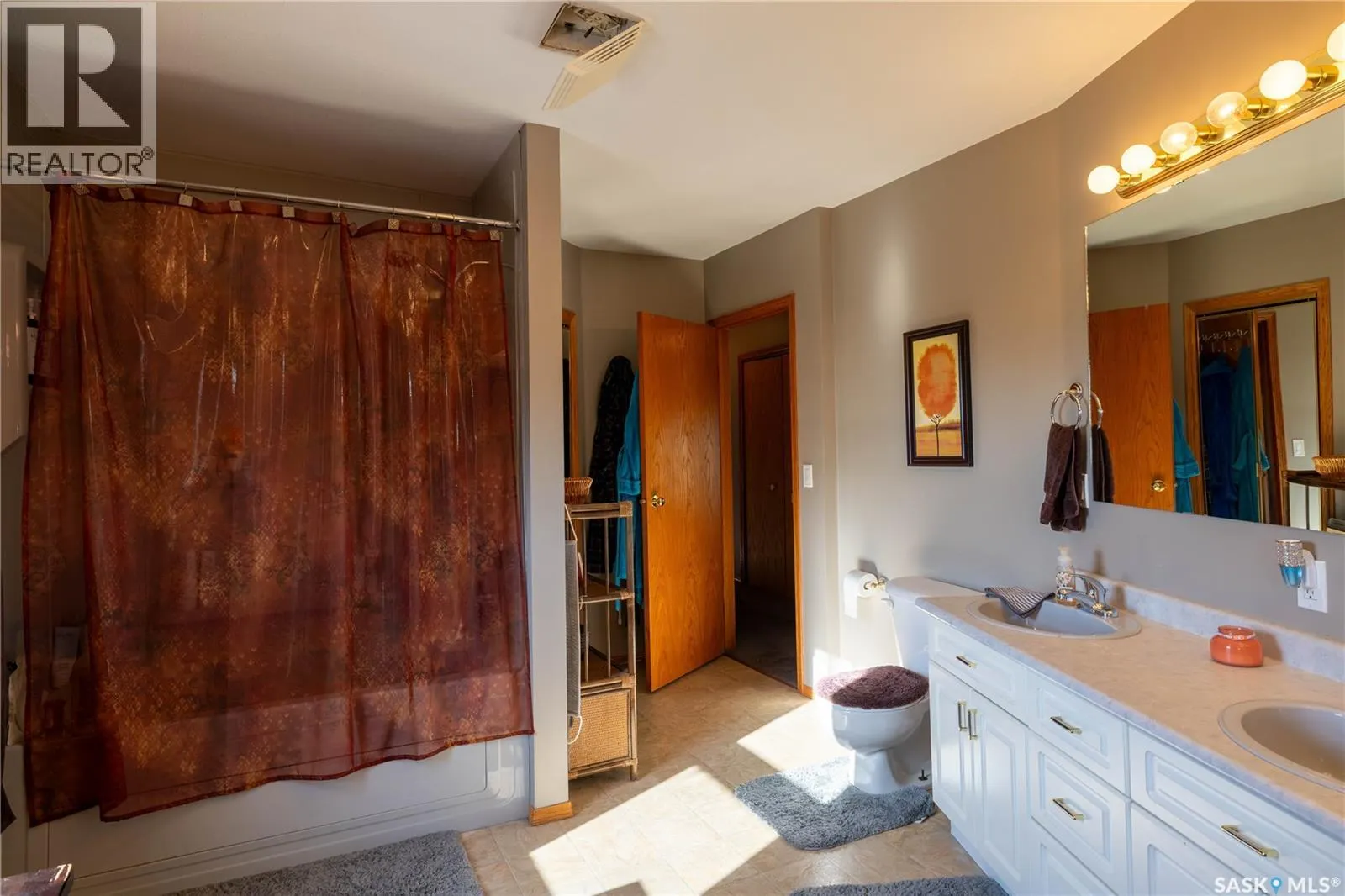 304 1st STREET W