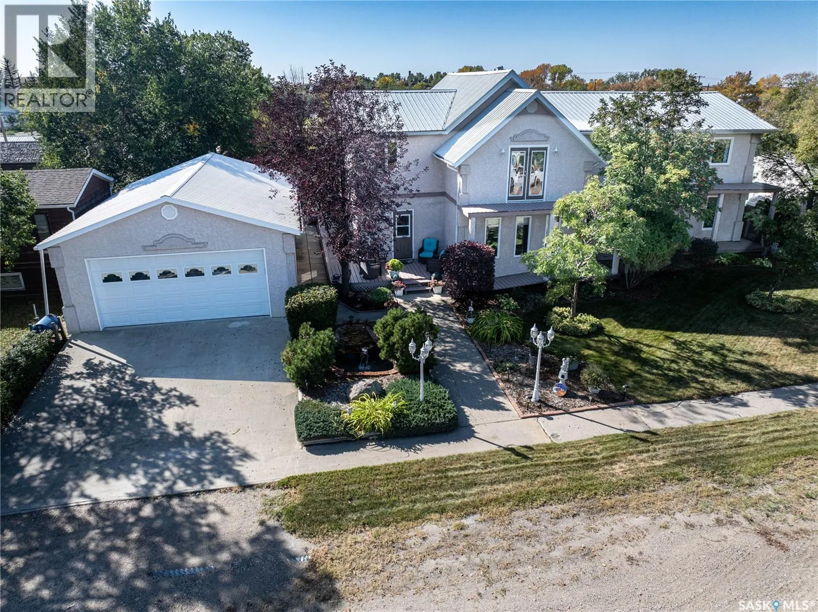304 1st STREET W