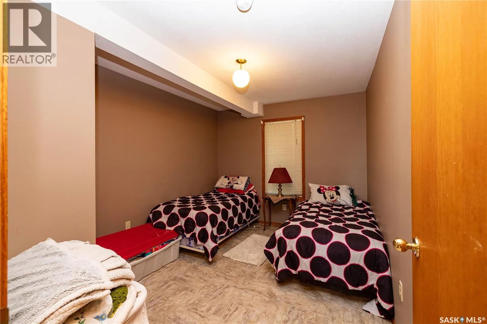 304 1st STREET W