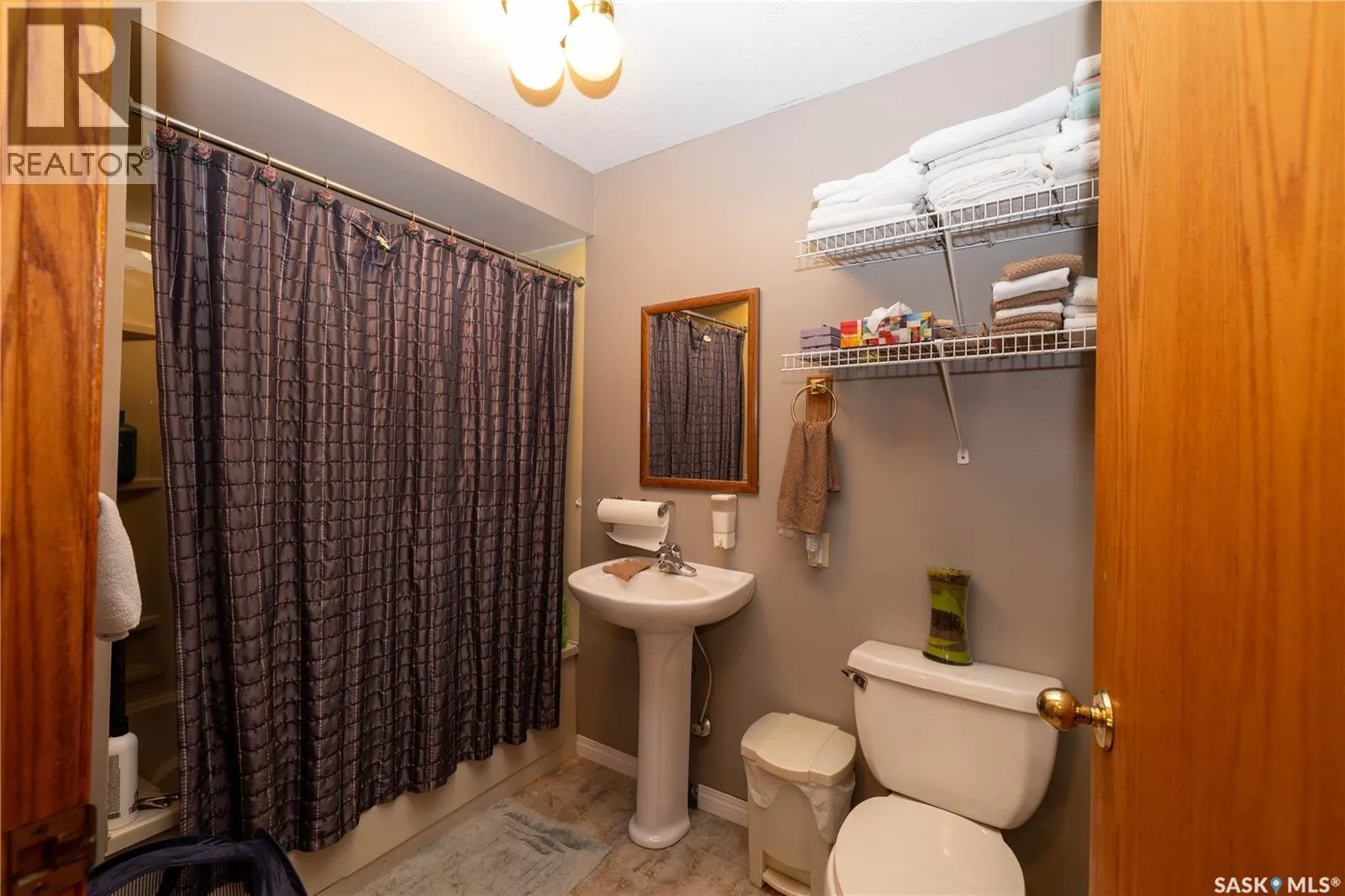 304 1st STREET W