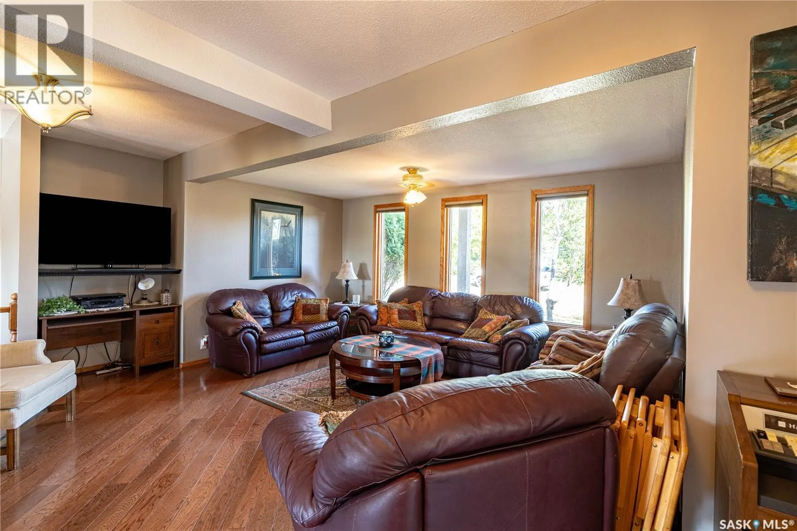 304 1st STREET W