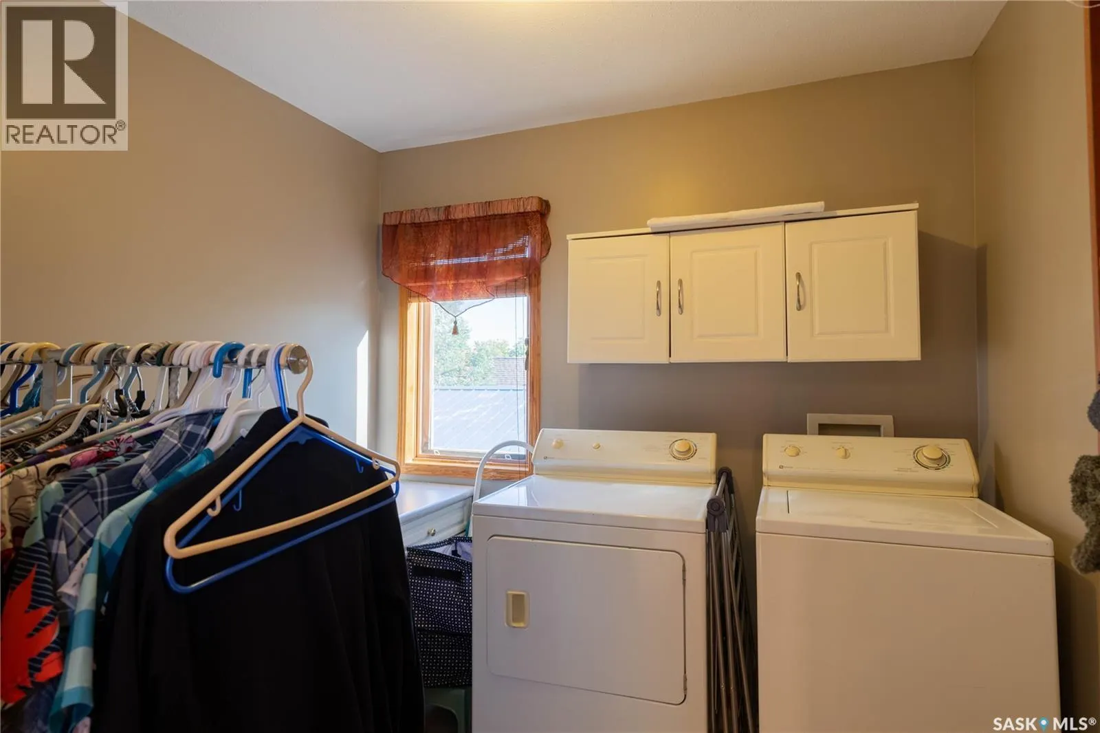 304 1st STREET W