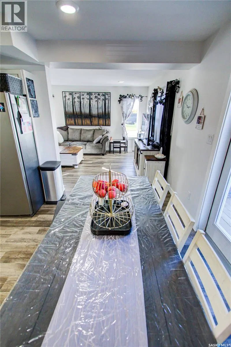 1403 Main STREET N
