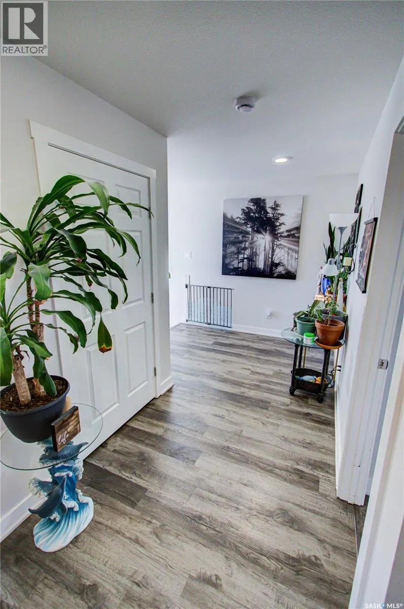 1403 Main STREET N