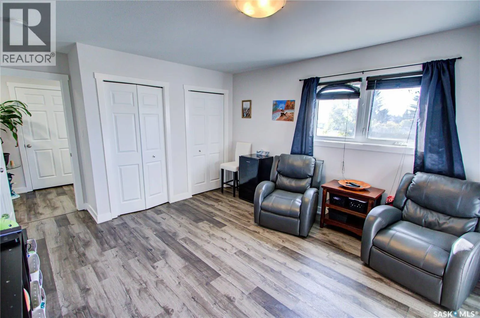 1403 Main STREET N