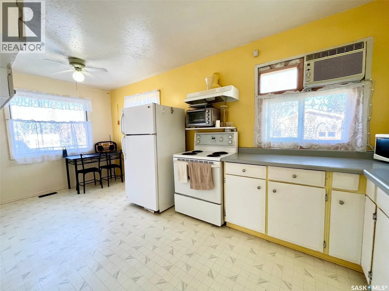 113 1st STREET W