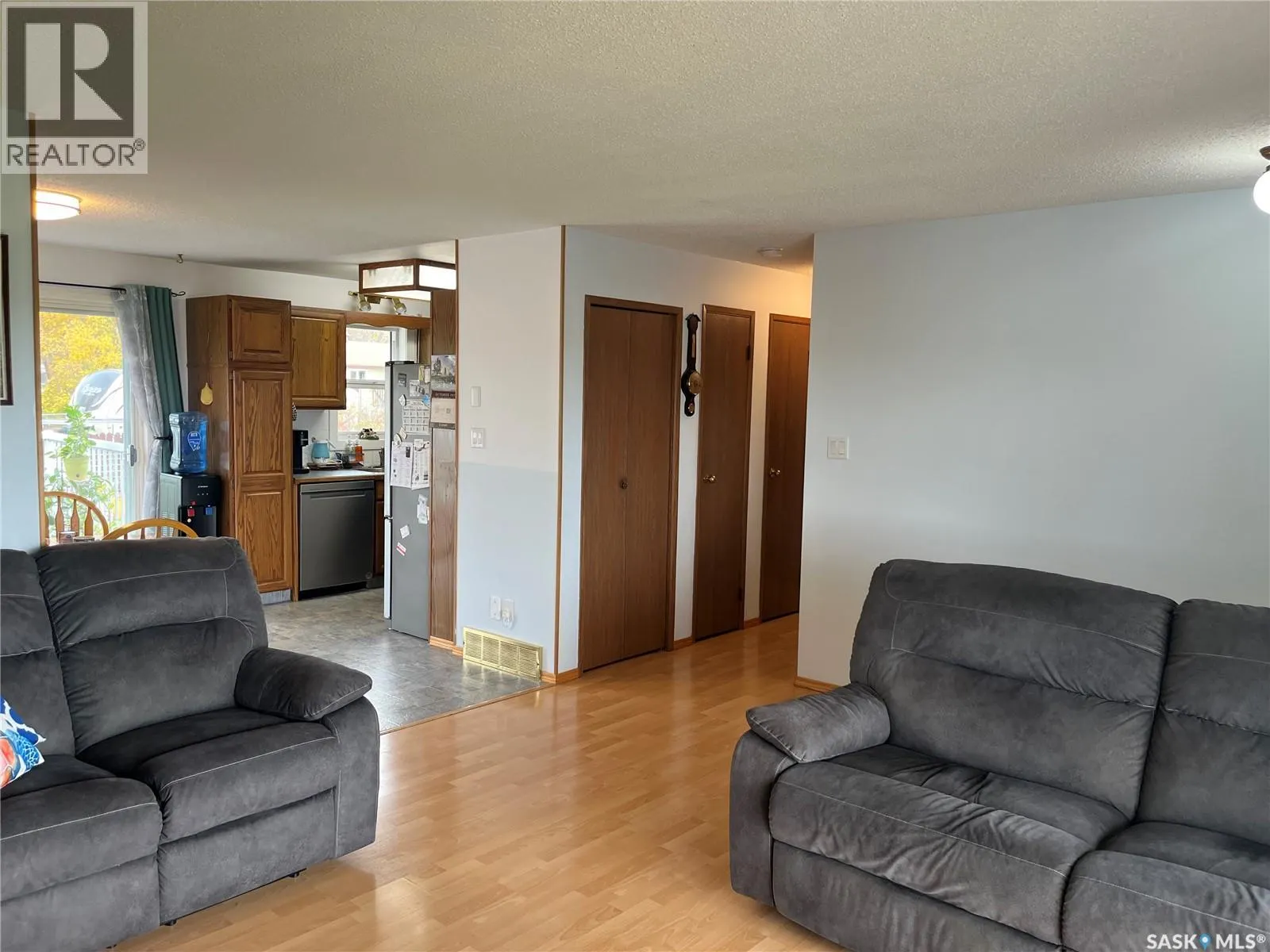 206 4th STREET NW