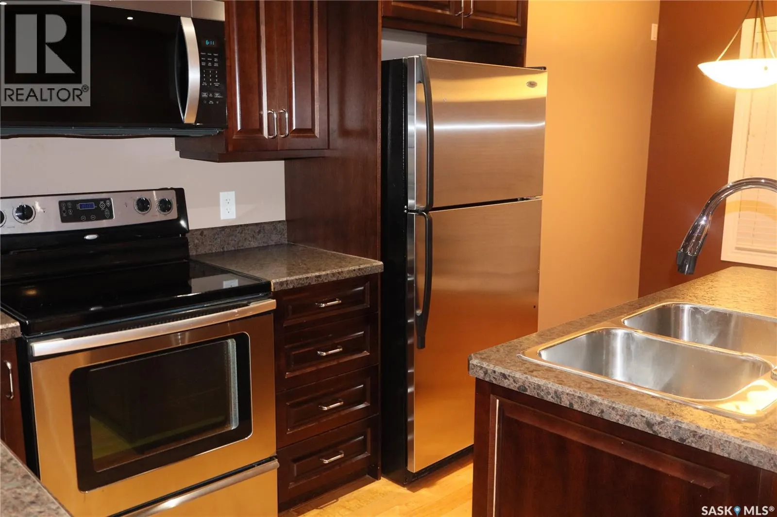 D2 33 Wood Lily DRIVE
