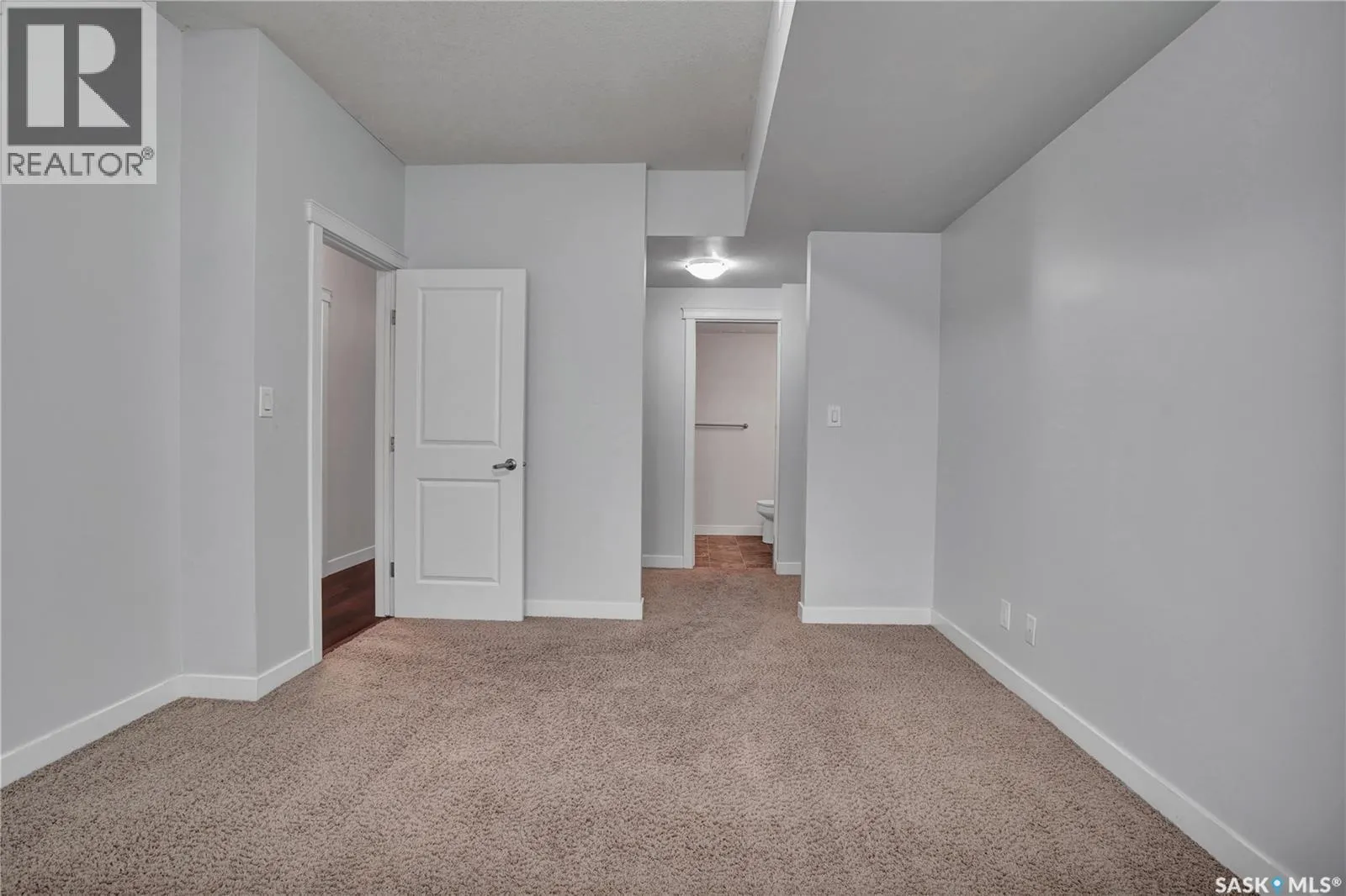 119 110 Hampton CIRCLE