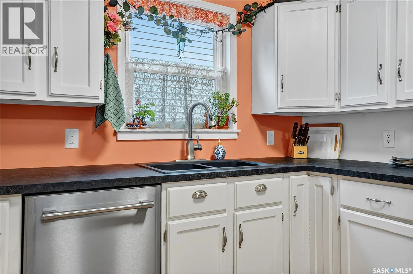 522 5th STREET N