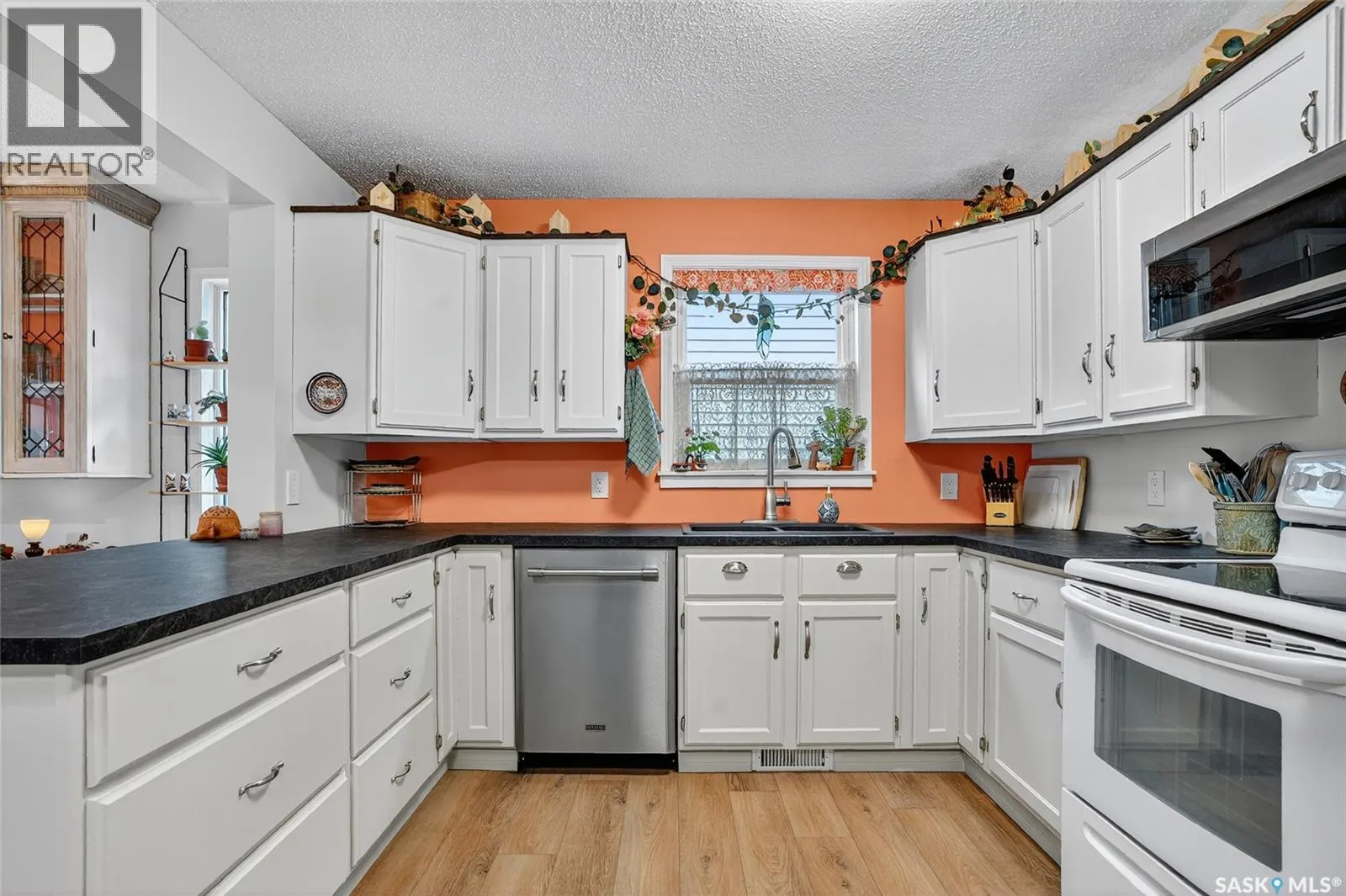 522 5th STREET N