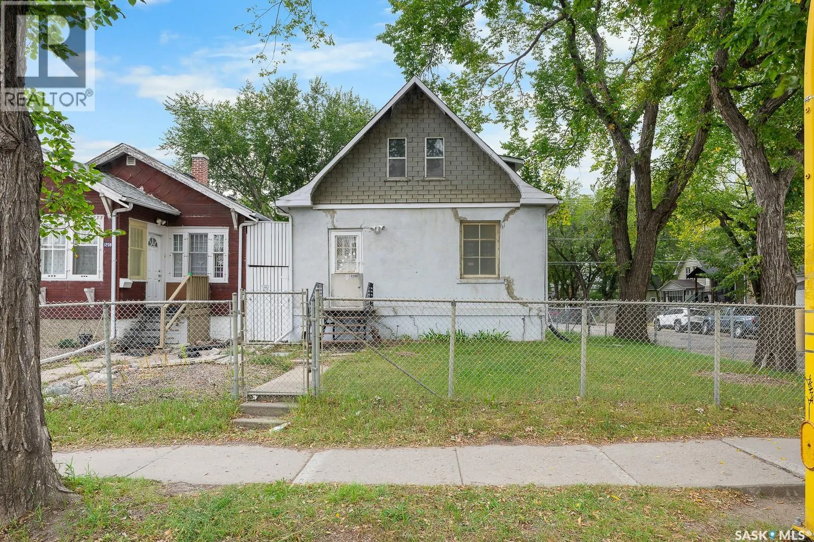 1200 VICTORIA AVENUE