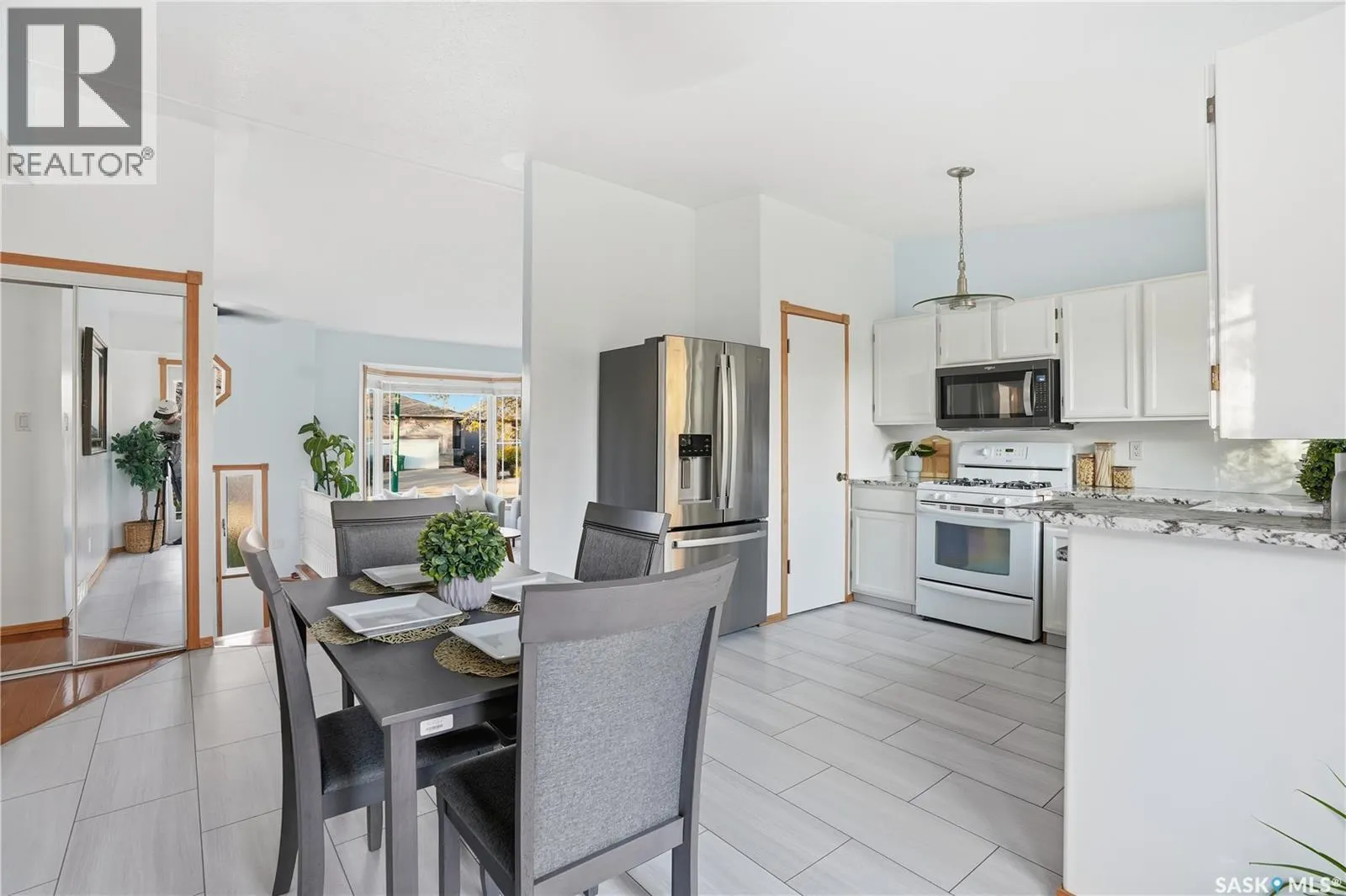 6027 Ehrle CRESCENT