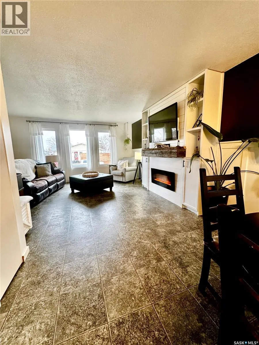 38 Howard CRESCENT