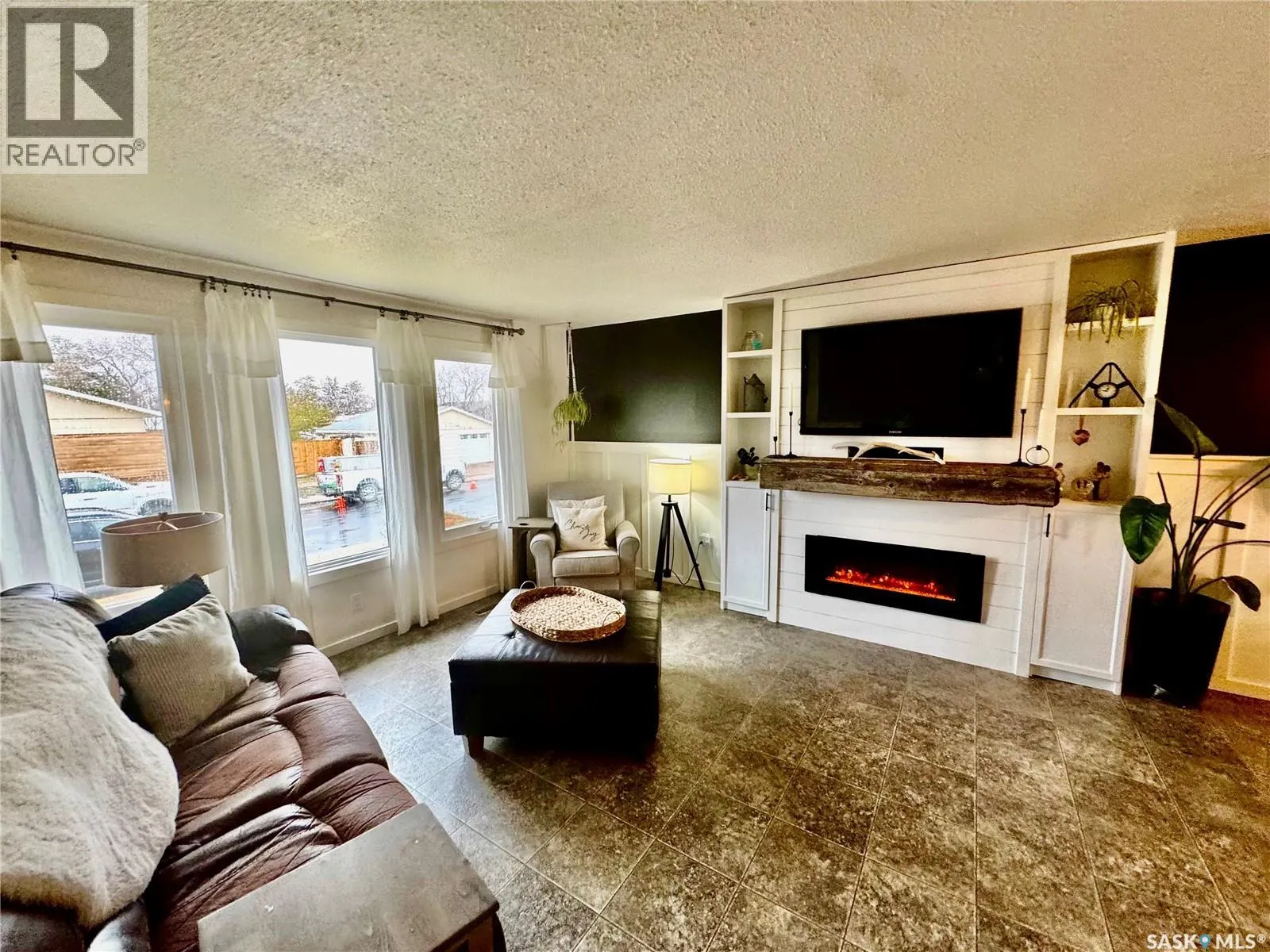 38 Howard CRESCENT
