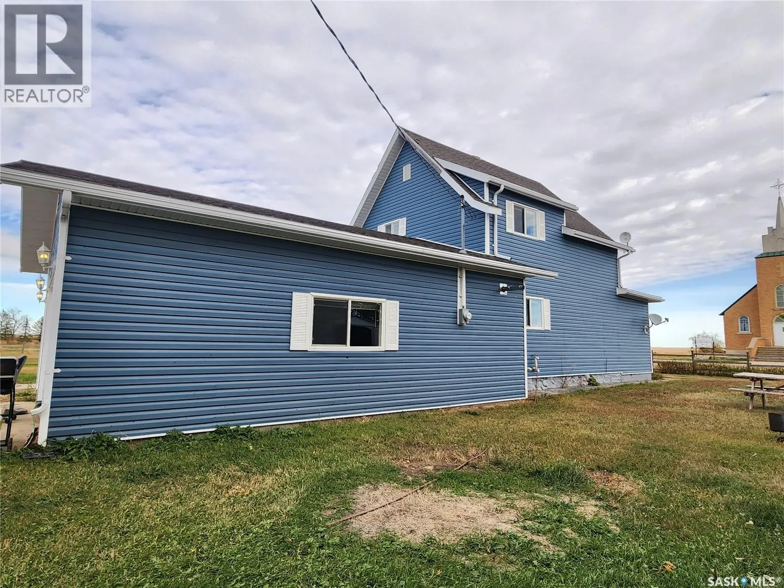 10 Danton STREET