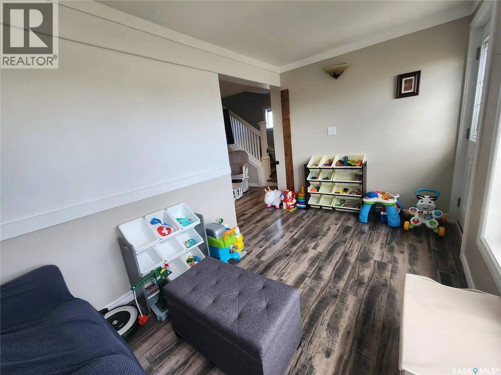 10 Danton STREET